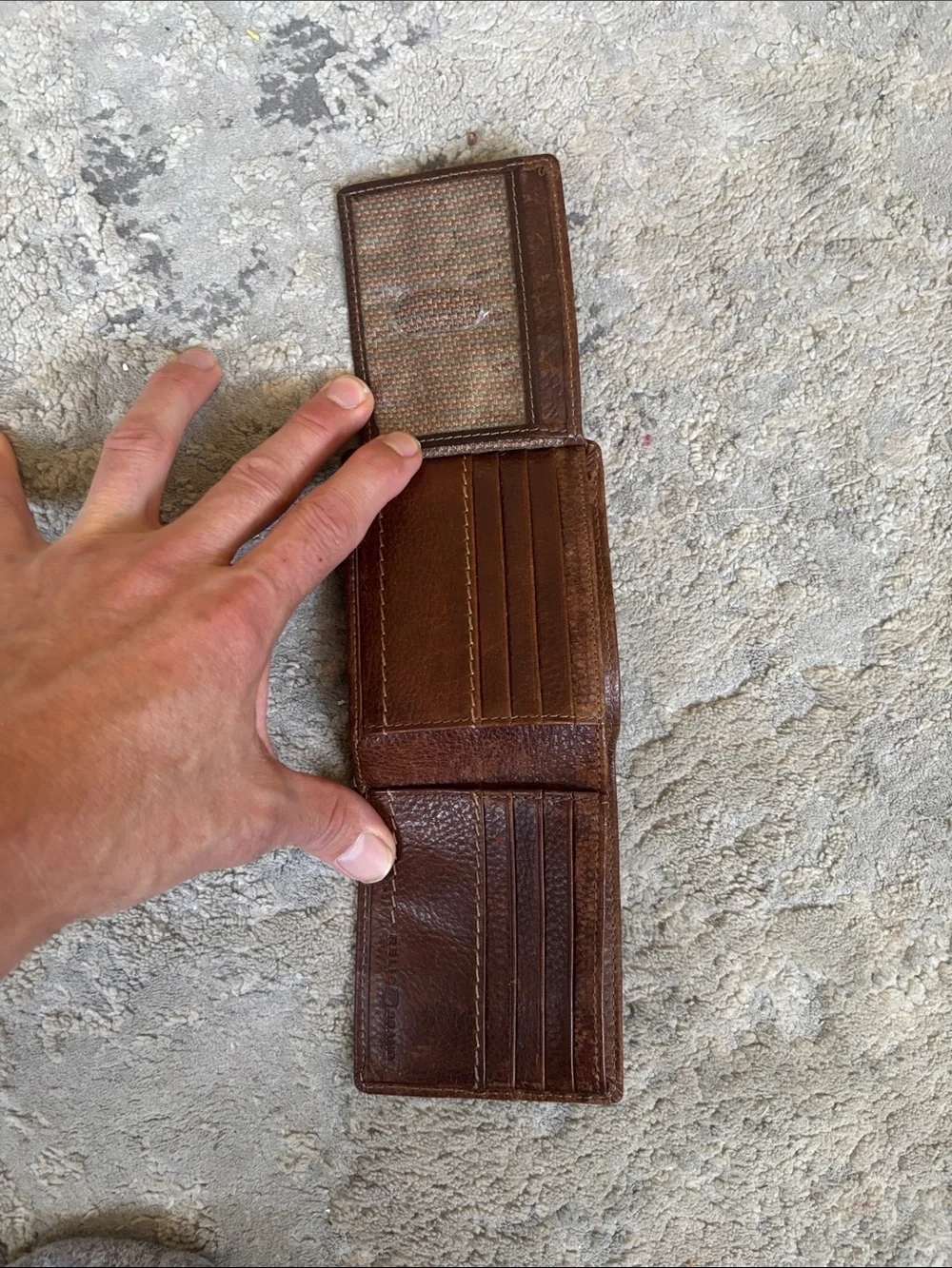 Men's Brown Leather Bi-Fold Wallet - Classic Style